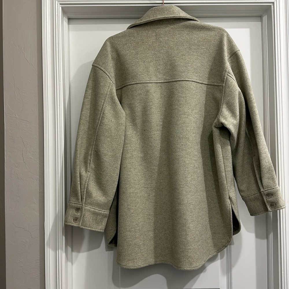 Shacket - Picture 2 of 2